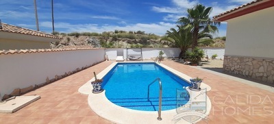 VILLA HOPE: Resale Villa in Cucador, Almería