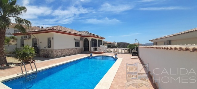 VILLA HOPE: Herverkoop Villa te Koop in Cucador, Almería