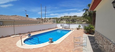 VILLA HOPE: Resale Villa in Cucador, Almería