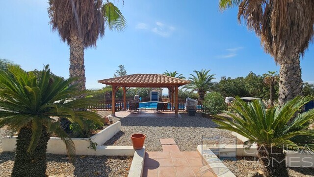 Villa Indalo : Resale Villa for Sale in Huercal-Overa, Almería