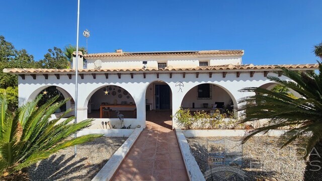 Villa Indalo : Resale Villa for Sale in Huercal-Overa, Almería