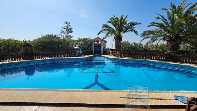 Villa Indalo : Resale Villa for Sale in Huercal-Overa, Almería