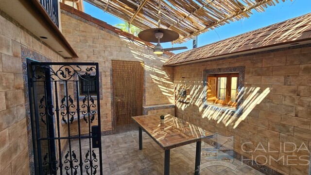 Villa Indalo : Resale Villa for Sale in Huercal-Overa, Almería