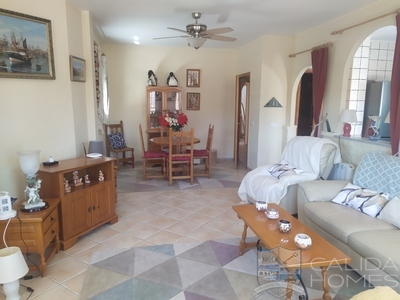 Villa Jane: Resale Villa in Arboleas, Almería