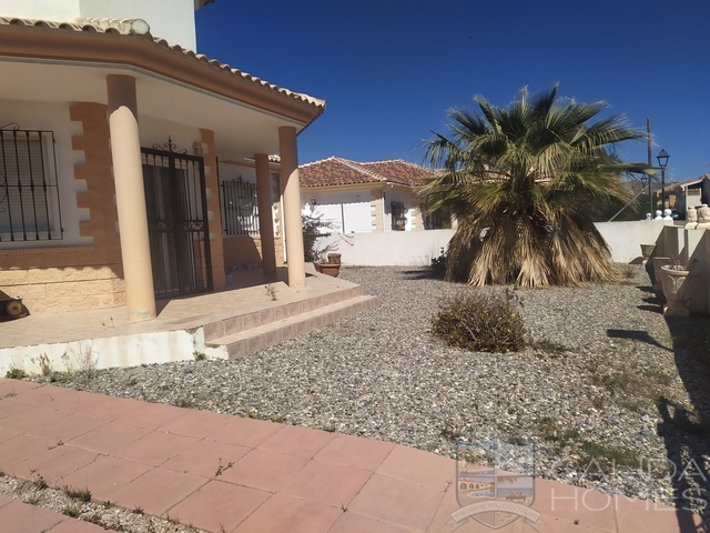 Villa Jane: Herverkoop Villa te Koop in Arboleas, Almería