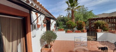 Villa Jen: Resale Villa in Oria, Almería