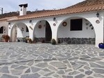 Villa Jen: Resale Villa for Sale in Oria, Almería