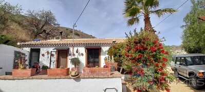 Villa Jen: Resale Villa in Oria, Almería