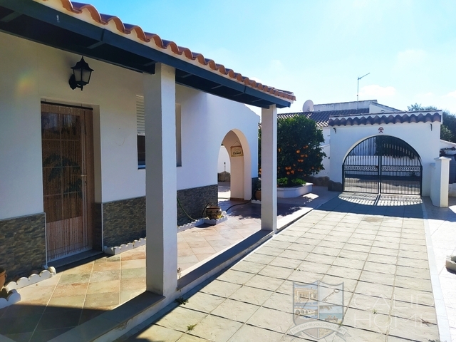 Villa Joy : Resale Villa for Sale in Arboleas, Almería