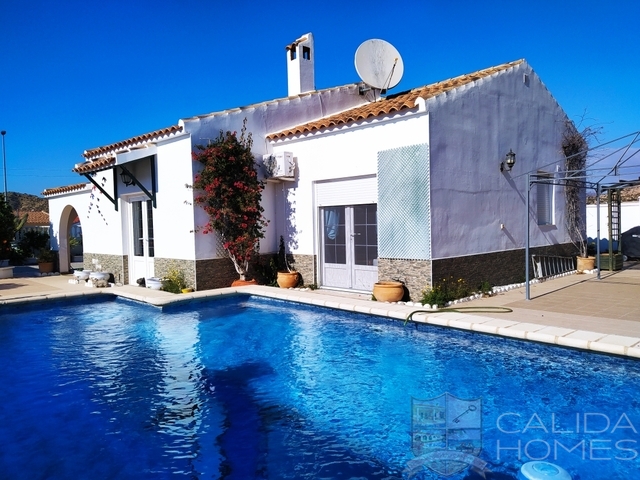 Villa Joy : Resale Villa for Sale in Arboleas, Almería