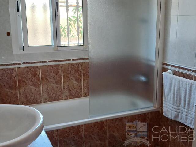 Villa Joya : Resale Villa for Sale in Cantoria, Almería