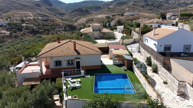 Villa Joya : Resale Villa for Sale in Cantoria, Almería