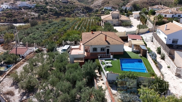 Villa Joya : Resale Villa for Sale in Cantoria, Almería