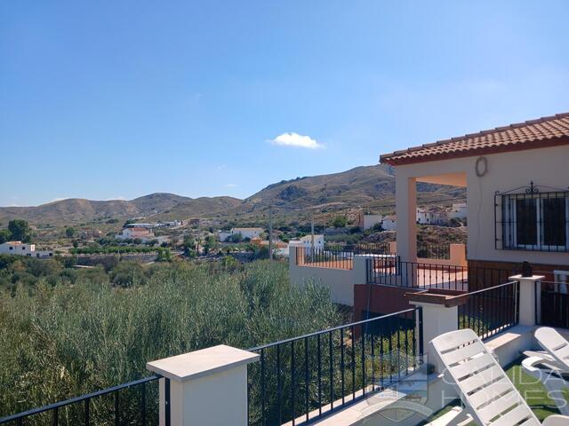 Villa Joya : Resale Villa for Sale in Cantoria, Almería