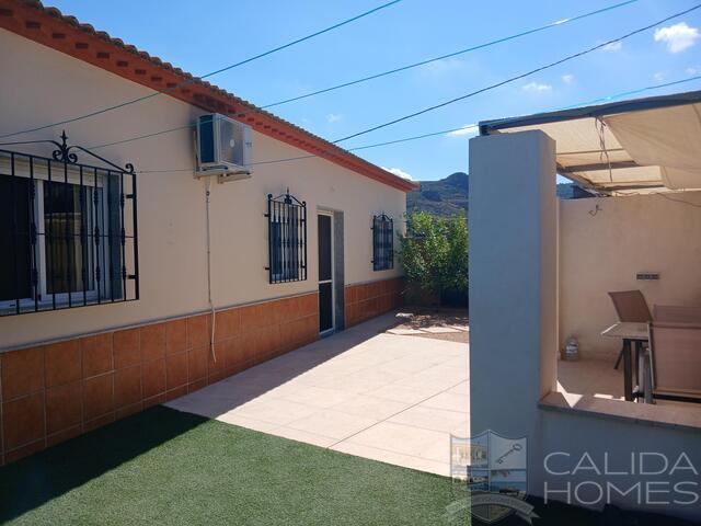 Villa Joya : Resale Villa for Sale in Cantoria, Almería