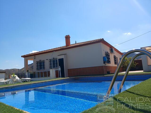 Villa Joya : Resale Villa for Sale in Cantoria, Almería