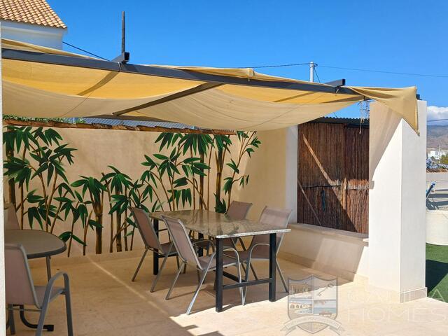 Villa Joya : Resale Villa for Sale in Cantoria, Almería