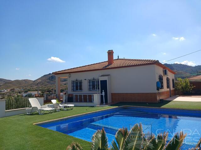 Villa Joya : Resale Villa for Sale in Cantoria, Almería