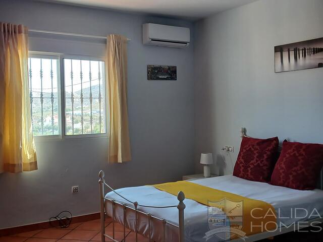 Villa Joya : Resale Villa for Sale in Cantoria, Almería
