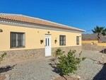 Villa Juan: Herverkoop Villa te Koop in Arboleas, Almería