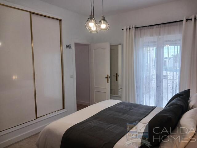 Villa Kristabell: Resale Villa for Sale in Zurgena, Almería