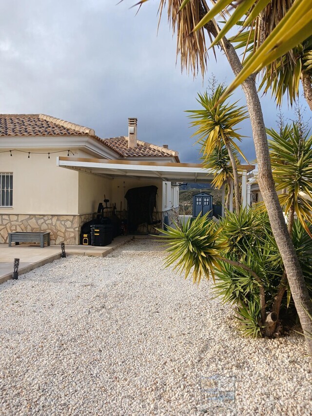 Villa Kristabell: Resale Villa for Sale in Zurgena, Almería