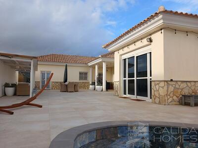 Villa Kristabell: Resale Villa in Zurgena, Almería