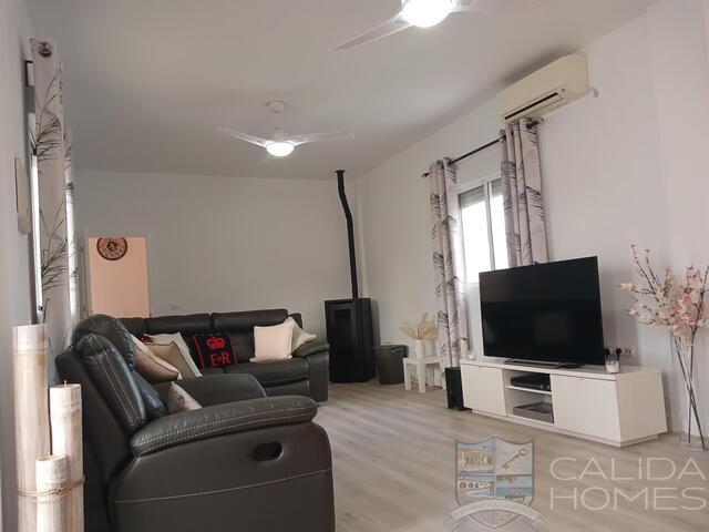 Villa Kristabell: Resale Villa for Sale in Zurgena, Almería