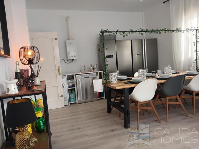 Villa Kristabell: Resale Villa for Sale in Zurgena, Almería