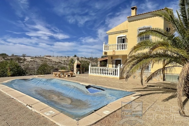 Villa Labores: Resale Villa for Sale in Albox, Almería