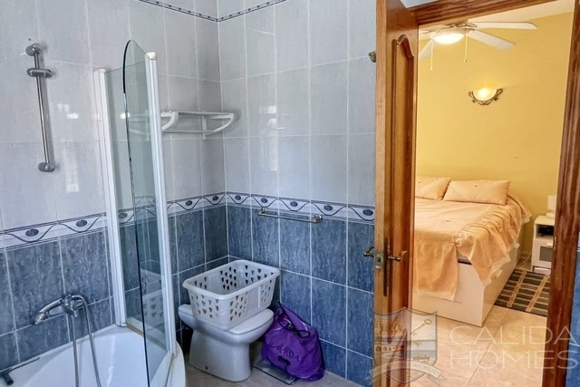 Villa Labores: Resale Villa for Sale in Albox, Almería