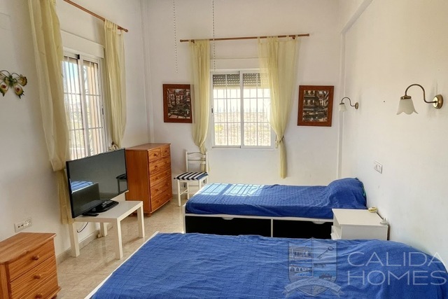 Villa Labores: Resale Villa for Sale in Albox, Almería