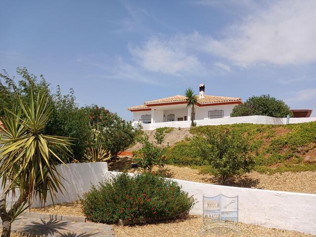 Villa Lavender : Resale Villa for Sale in La Piedra Amarilla, Almería