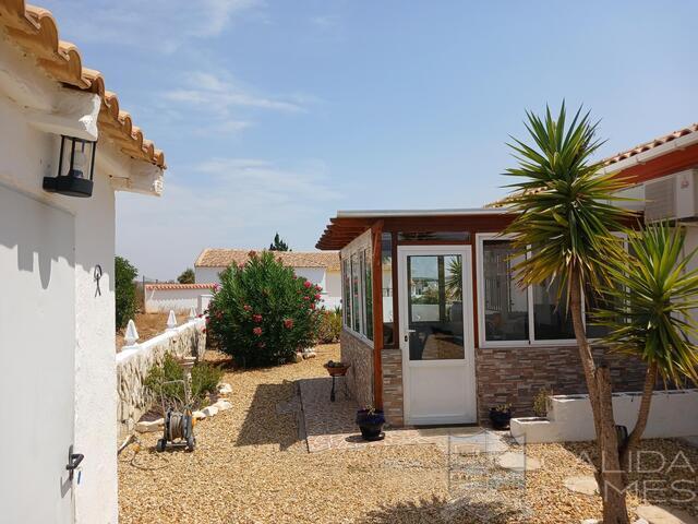 Villa Lavender : Resale Villa for Sale in La Piedra Amarilla, Almería