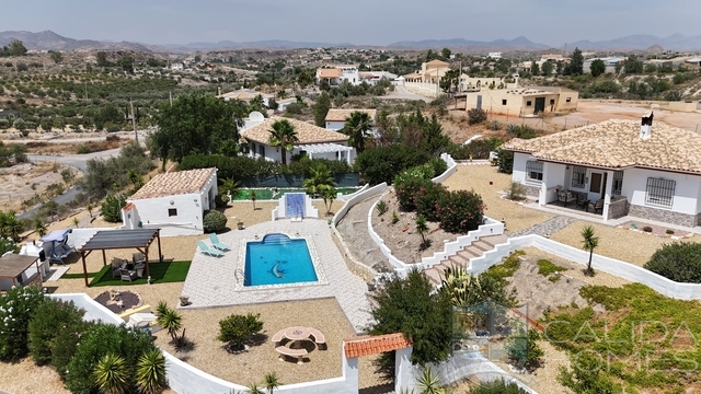 Villa Lavender : Resale Villa for Sale in La Piedra Amarilla, Almería