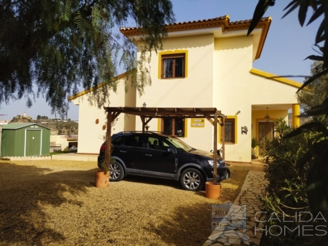 Villa Lilac: Resale Villa for Sale in Arboleas, Almería