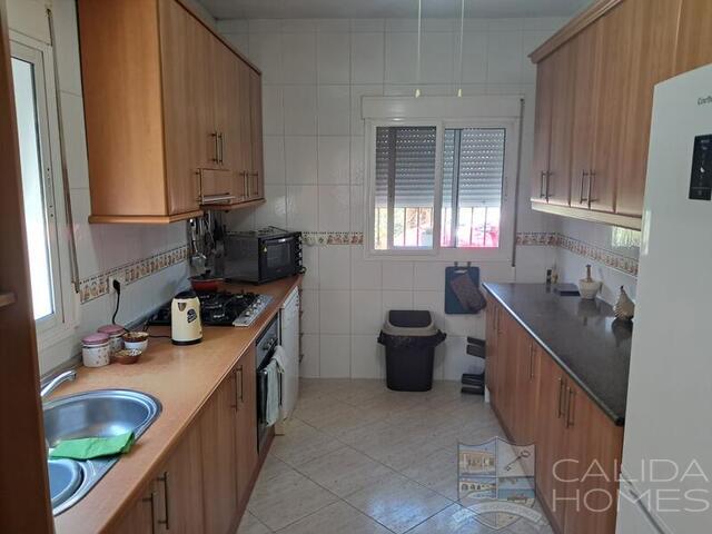 Villa Lily: Resale Villa for Sale in Arboleas, Almería