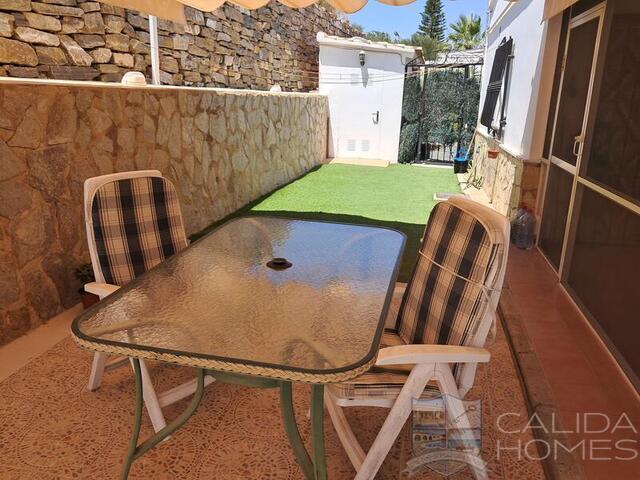 Villa Lily: Resale Villa for Sale in Arboleas, Almería