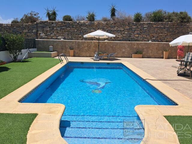 Villa Lily: Resale Villa for Sale in Arboleas, Almería
