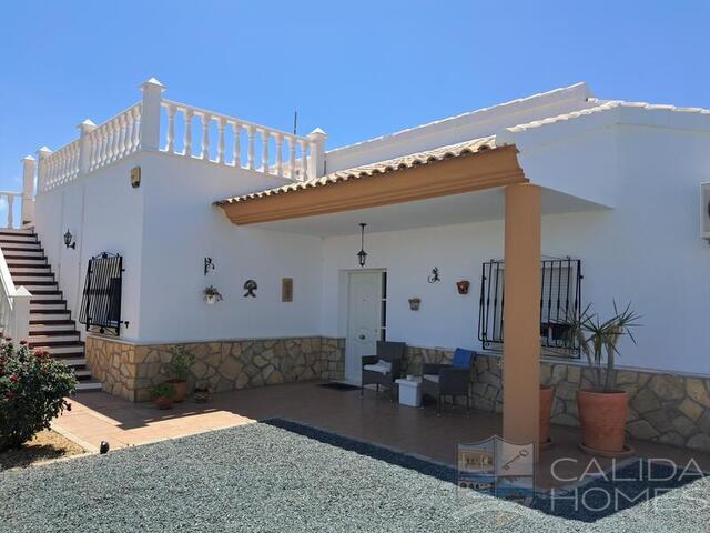 Villa Lily: Resale Villa for Sale in Arboleas, Almería