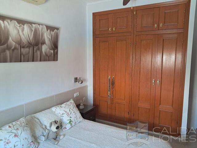 Villa Lily: Resale Villa for Sale in Arboleas, Almería