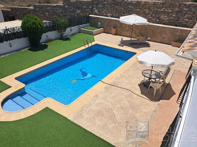 Villa Lily: Resale Villa for Sale in Arboleas, Almería