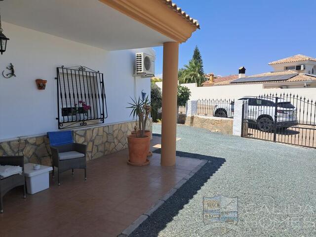 Villa Lily: Resale Villa for Sale in Arboleas, Almería