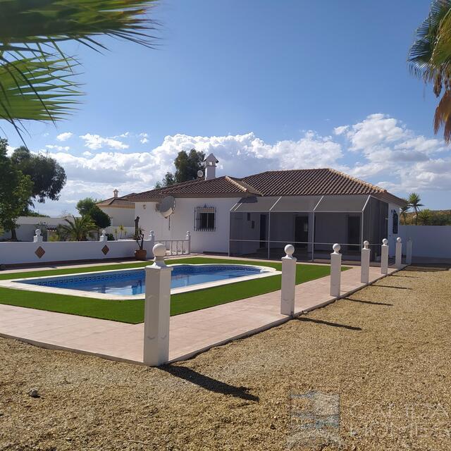 Villa Limoneros : Resale Villa for Sale in Albox, Almería