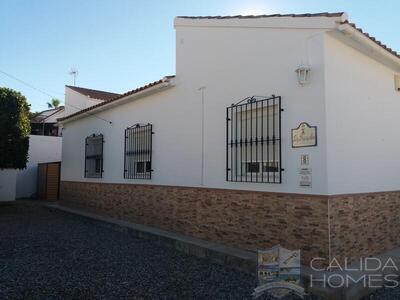 Villa Lirio: Resale Villa in Arboleas, Almería