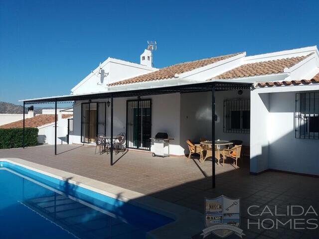 Villa Lirio: Resale Villa for Sale in Arboleas, Almería