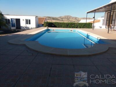 Villa Lirio: Resale Villa in Arboleas, Almería