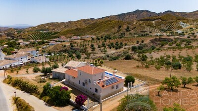 Villa Los Colorados: Resale Villa in Arboleas, Almería