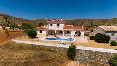 Villa Los Colorados: Resale Villa in Arboleas, Almería