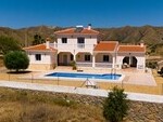 Villa Los Colorados: Resale Villa for Sale in Arboleas, Almería